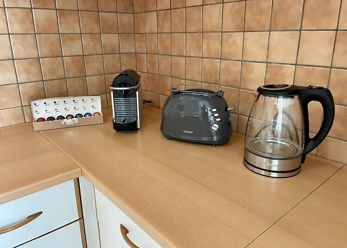 Апартаменти Cosy Near Schoenbrunn & Meidlinger Market Відень