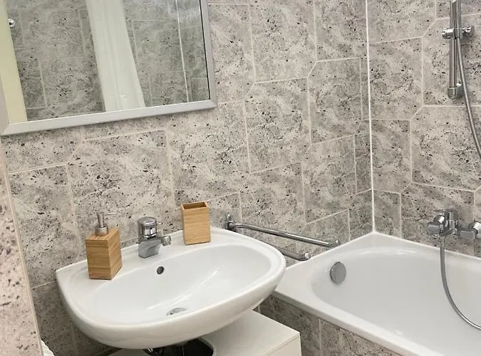 Cosy Near Schoenbrunn & Meidlinger Market Апартаменти